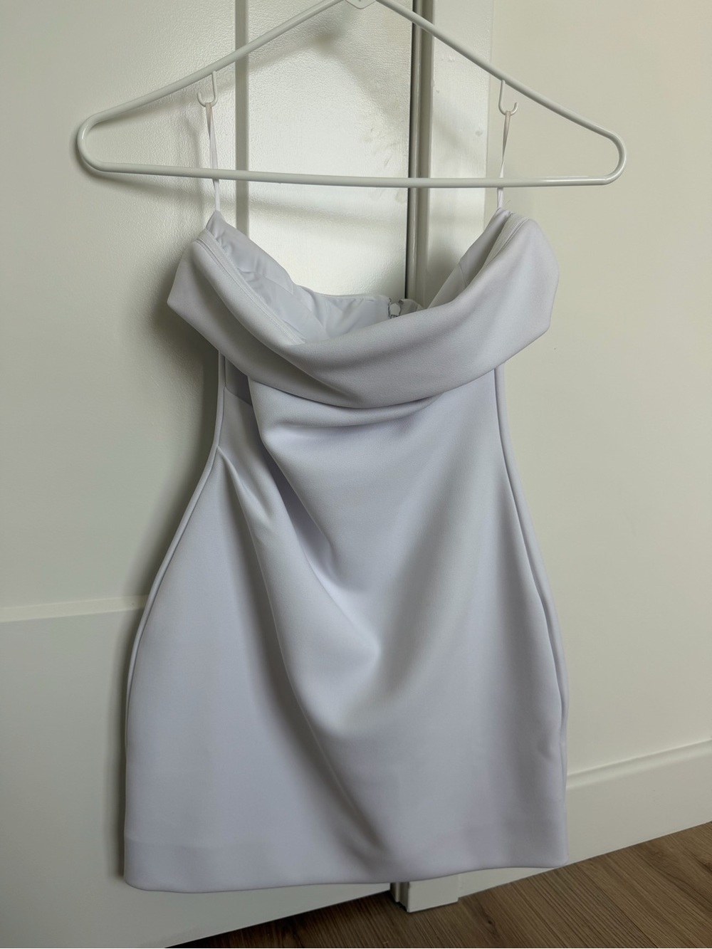 Aritzia FIGUREKNIT™ EYECATCHER MINI DRESS
BRIGHT WHITE, Size: XS - Picture 4 of 5